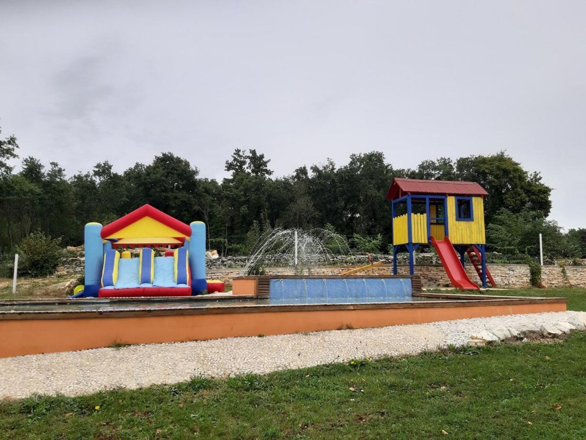 Holiday Park Village Jelovci Kringa 部屋 写真