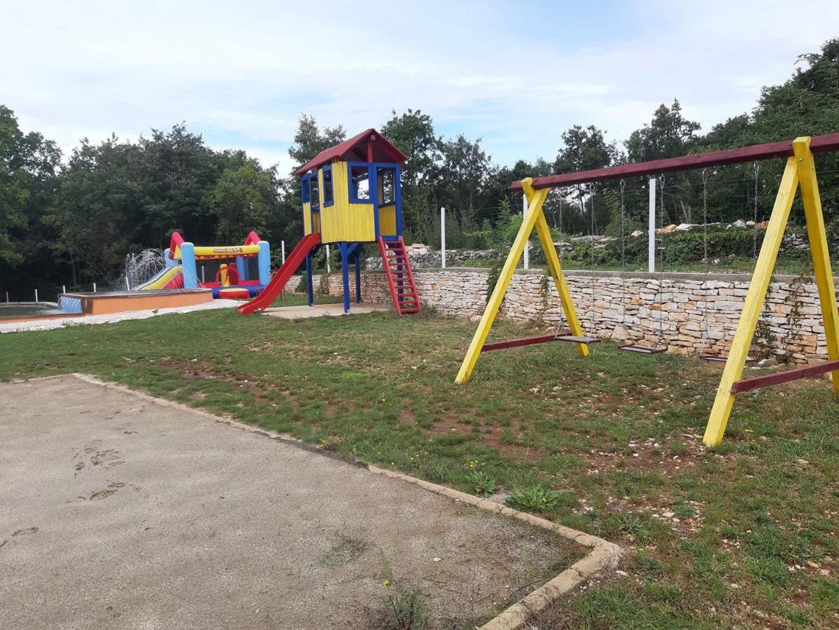 Holiday Park Village Jelovci Kringa 部屋 写真