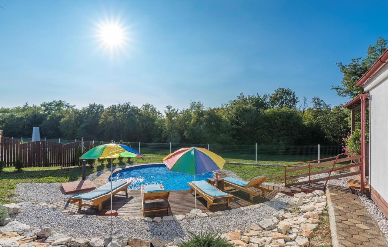 Holiday Park Village Jelovci Kringa エクステリア 写真